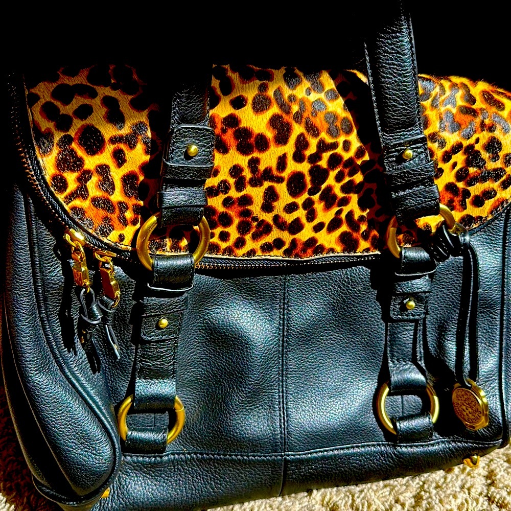 Never been used** VINCE CAMUTO black leather and leopard handbag